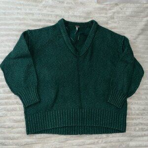 Women’s Free People V-neck Brookside Tunic Sweater in Green • XS
